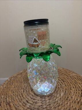 Bath & Body Works Sugared Snickerdoodle Candle with Iridescent Pineapple Holder